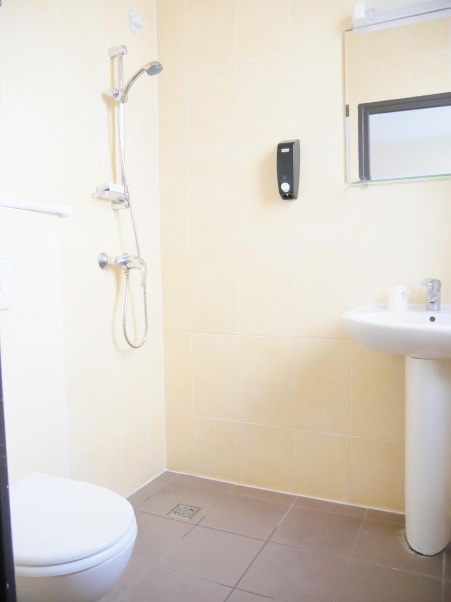 Hotel Des Bains A 10 Min De Paris Maisons-Alfort Εξωτερικό φωτογραφία